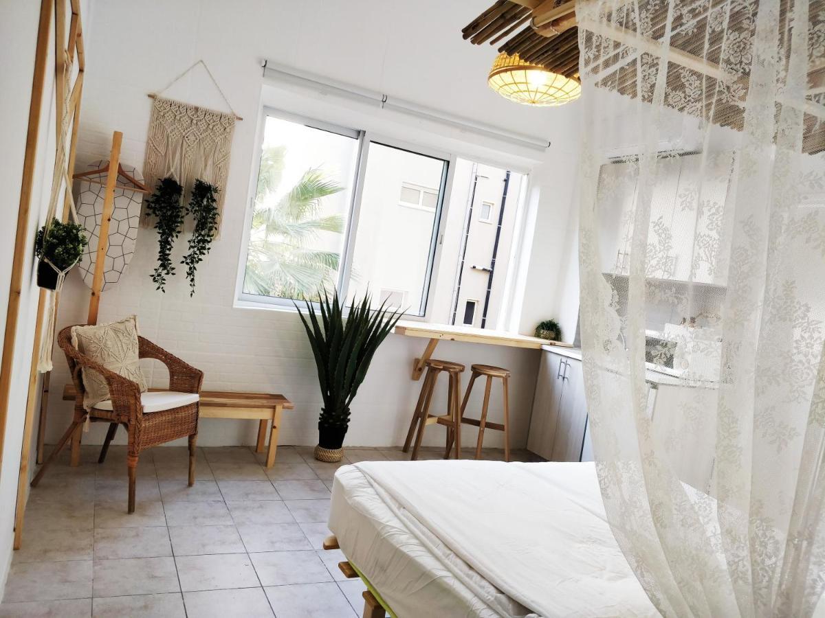 1000Nights Sea-Hut Appartamento Tel Aviv Esterno foto